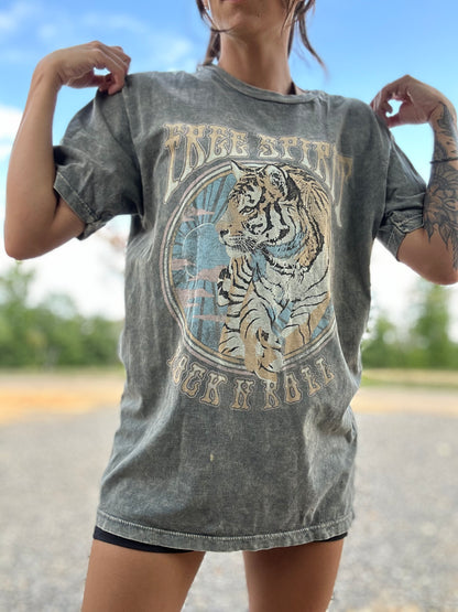 Free spirit graphic tee