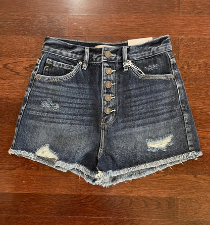 Button me up denim shorts