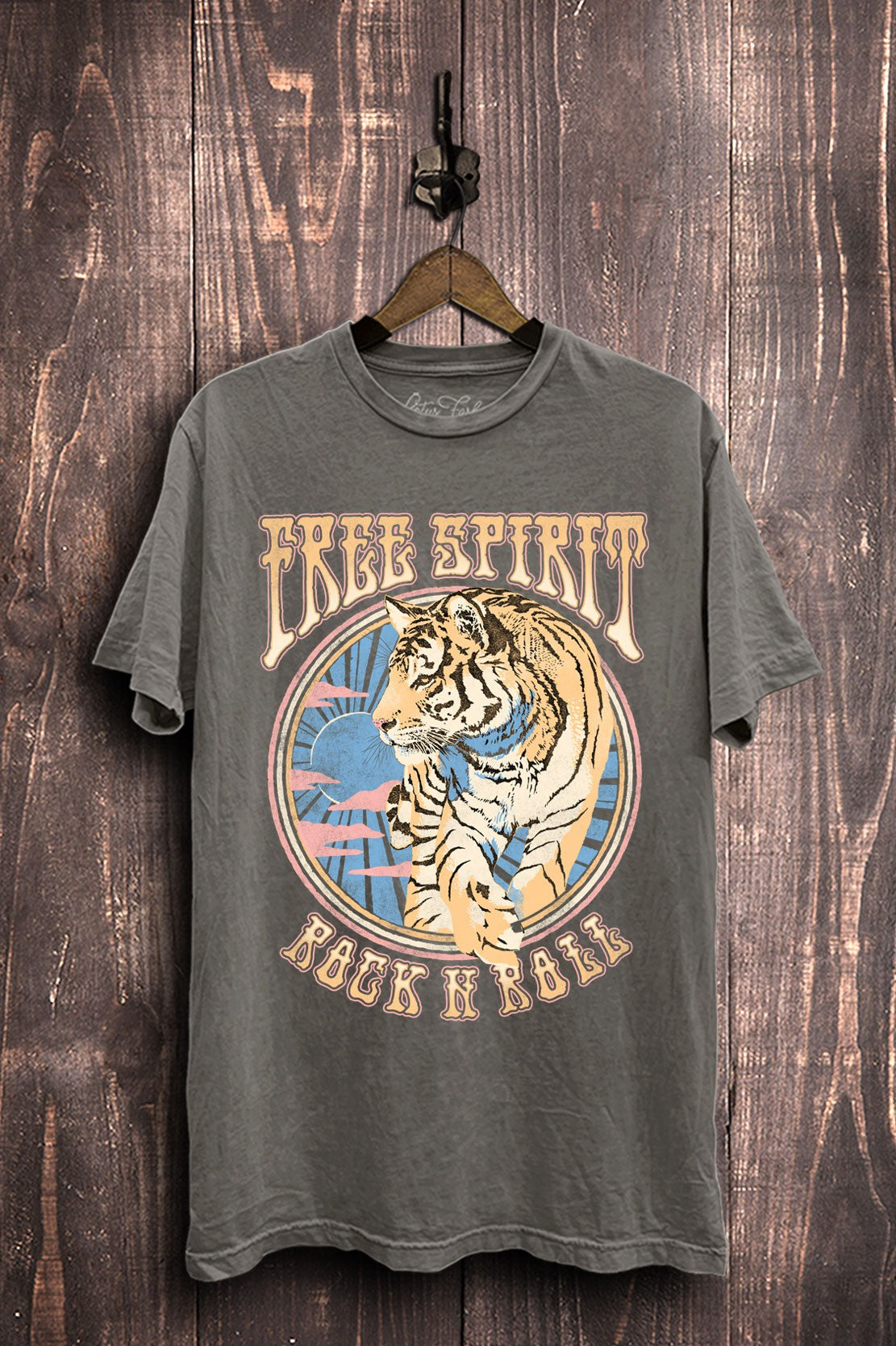 Free spirit graphic tee